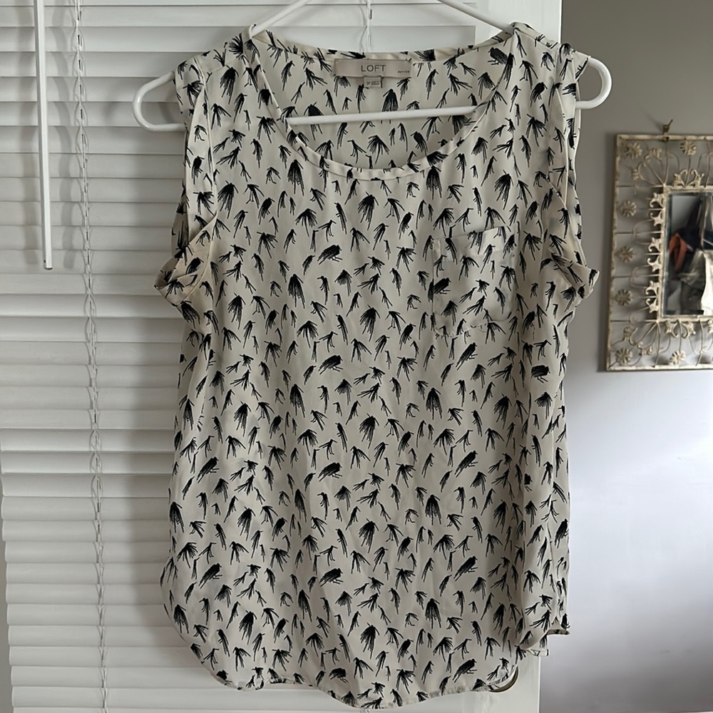 LOFT tank white w/ black birds. Sz SP (small petite)
